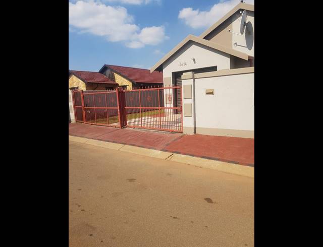 3 BEDROOM HOUSE FOR SALE IN PROTEA GLEN EXT